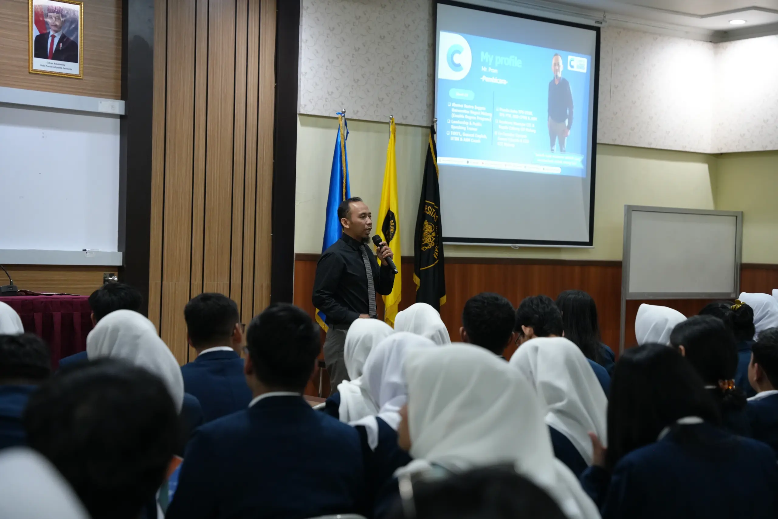 Bekali Calon Wisudawan, Seminar “Brand Yourself, Market Yourself” Bahas Kunci Sukses Gerbang Karir di Dunia Kerja