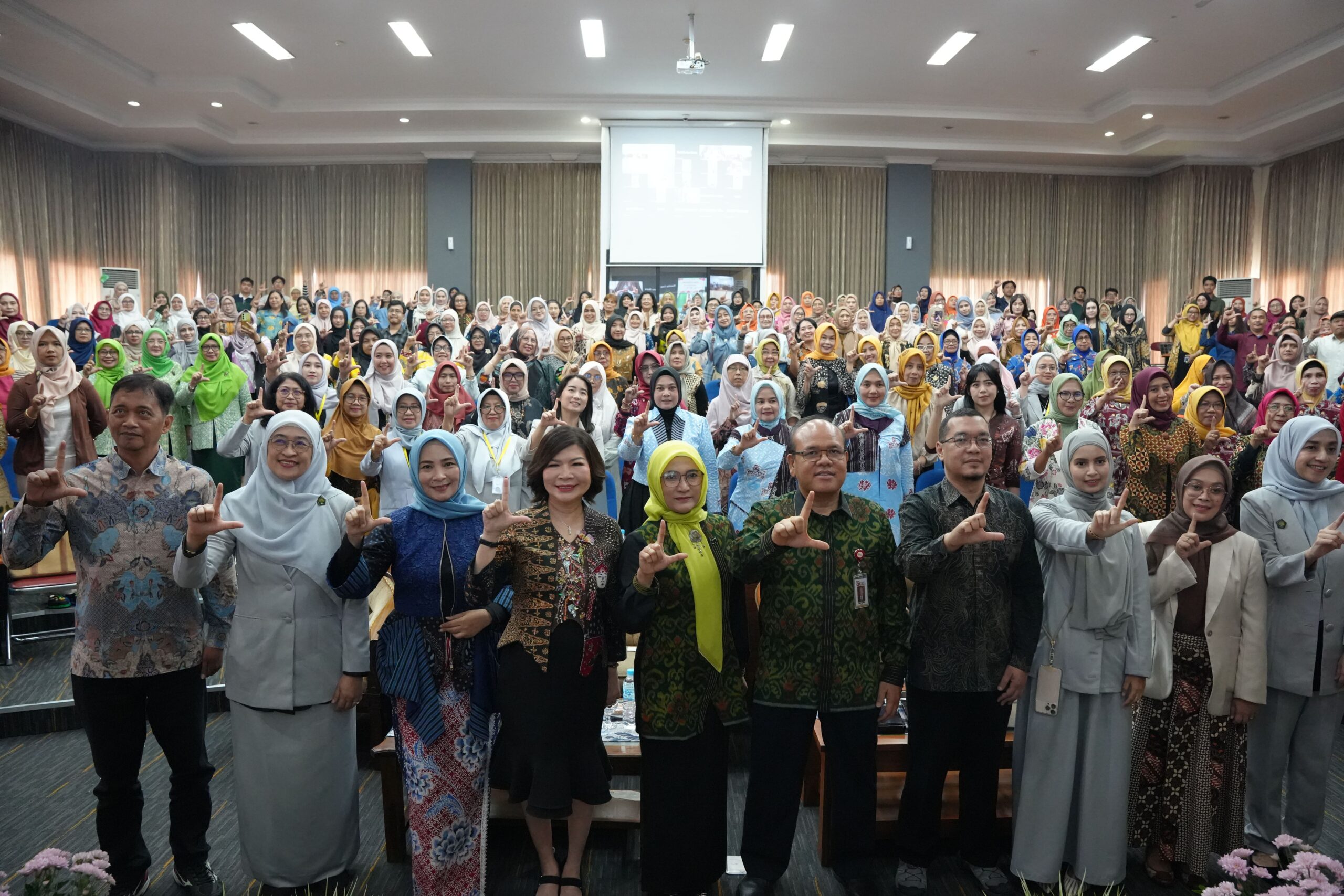 FEB UB Jadi Tuan Rumah Kegiatan Literasi Keuangan Bersama PIISEI dan OJK 